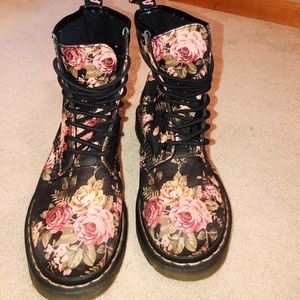 FLORAL DR. MARTENS🤩